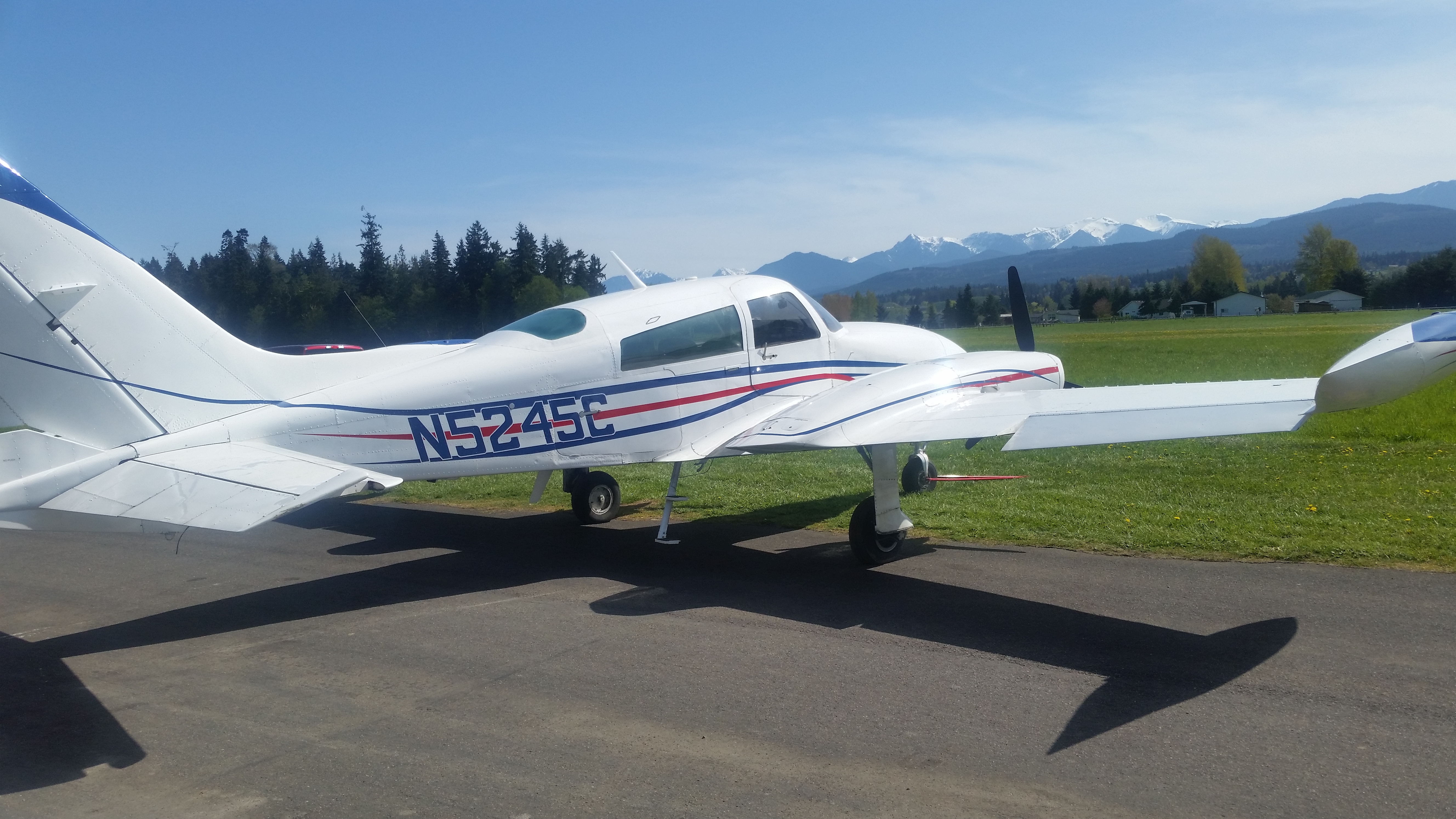 Cessna 310R with Garmin 430W| Sequim Flight instructor Scott Brooksby