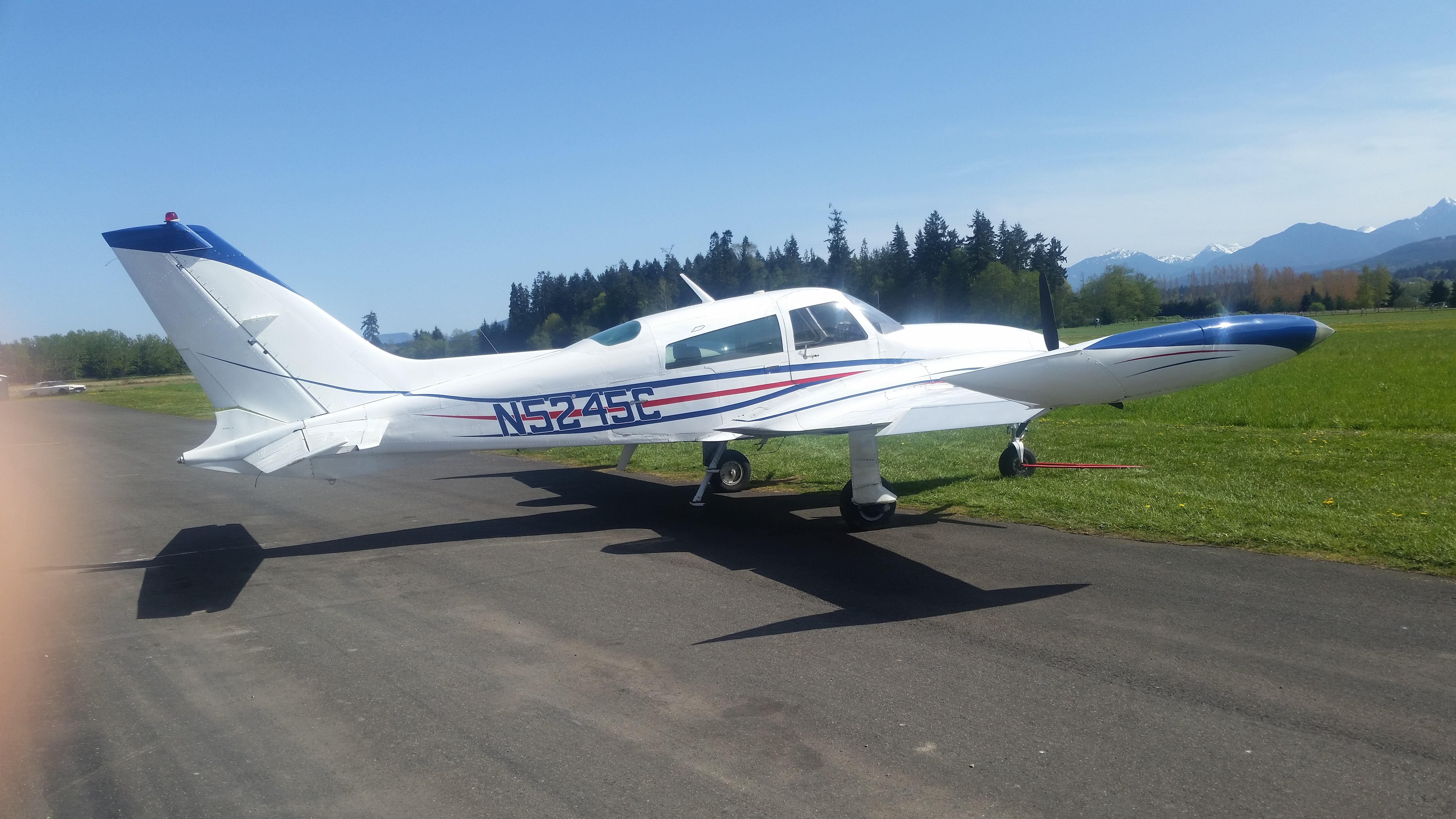 Cessna 310R with Garmin 430W| Sequim Flight instructor Scott Brooksby